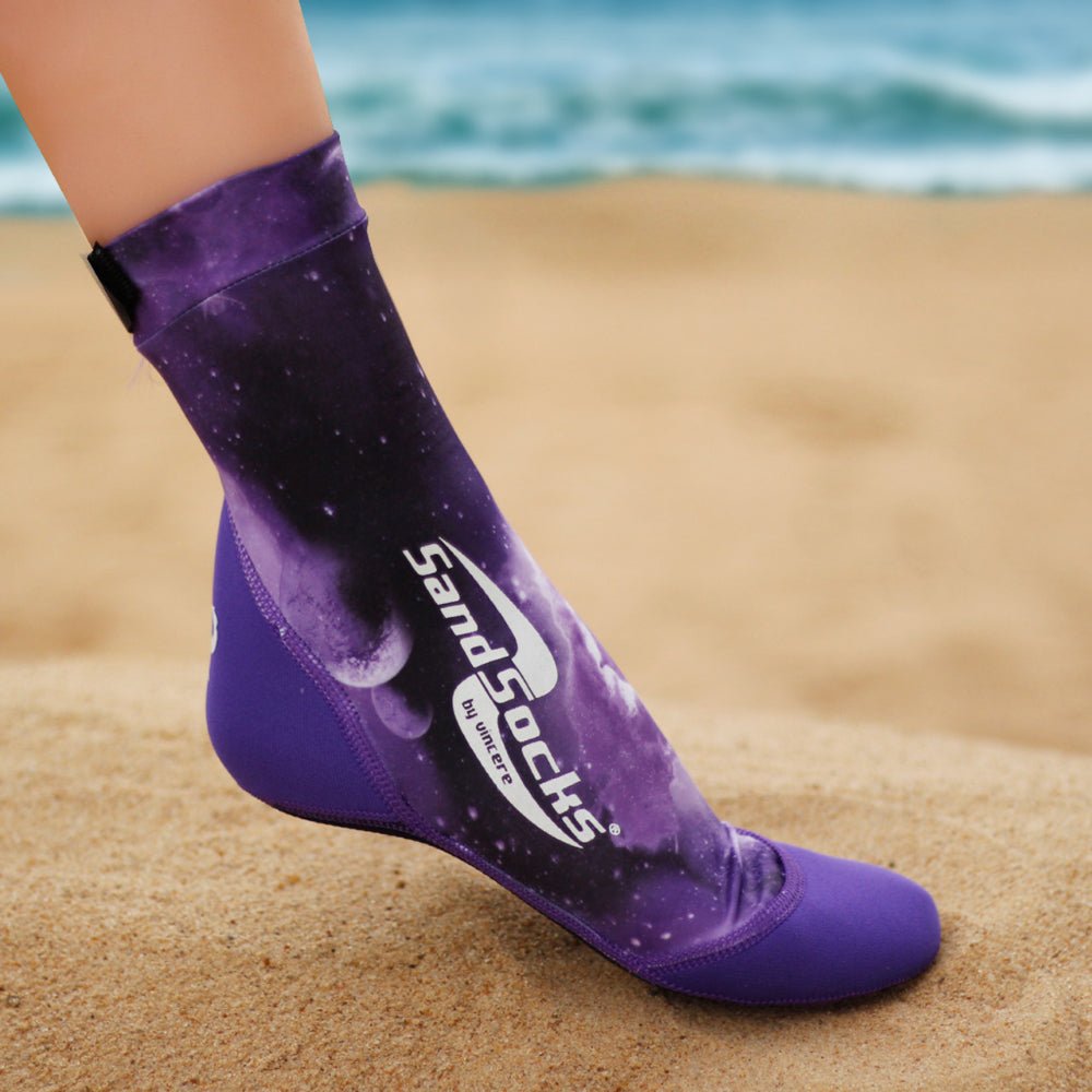 SandSocks - Pourpre-Chaussettes longues pour volleyball de plage - Purple Galaxy de Sand Socks