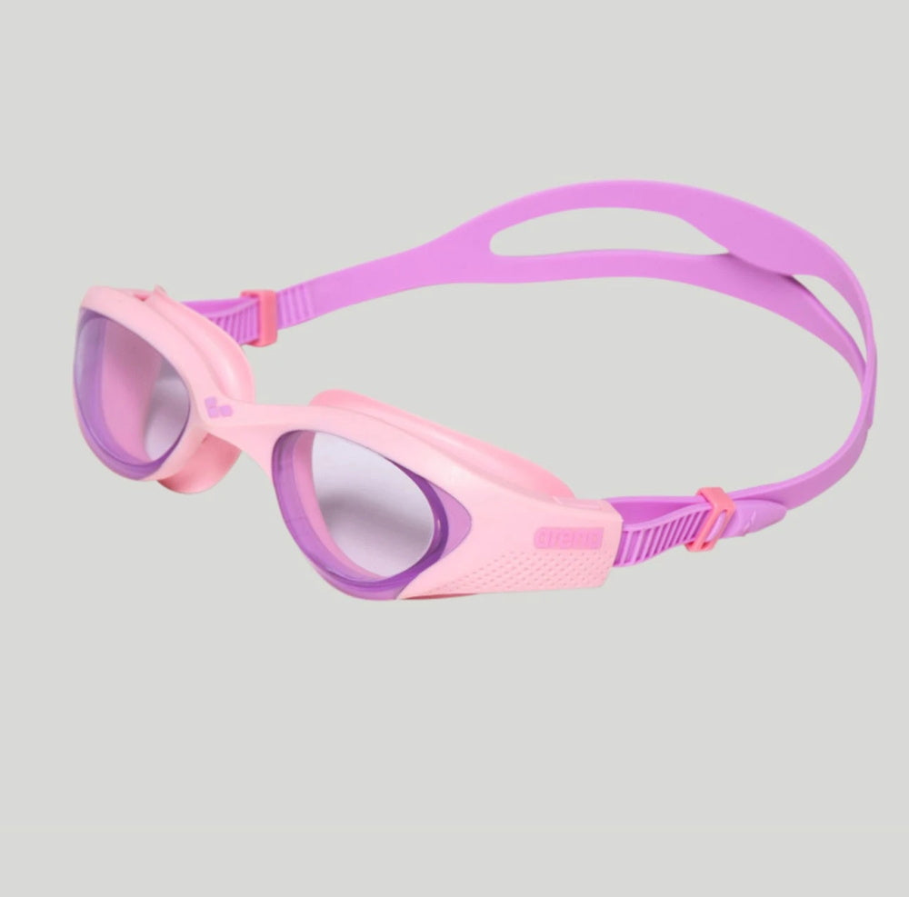 Junior swim goggles with panoramic lenses and soft watertight silicone seal for pool practice.