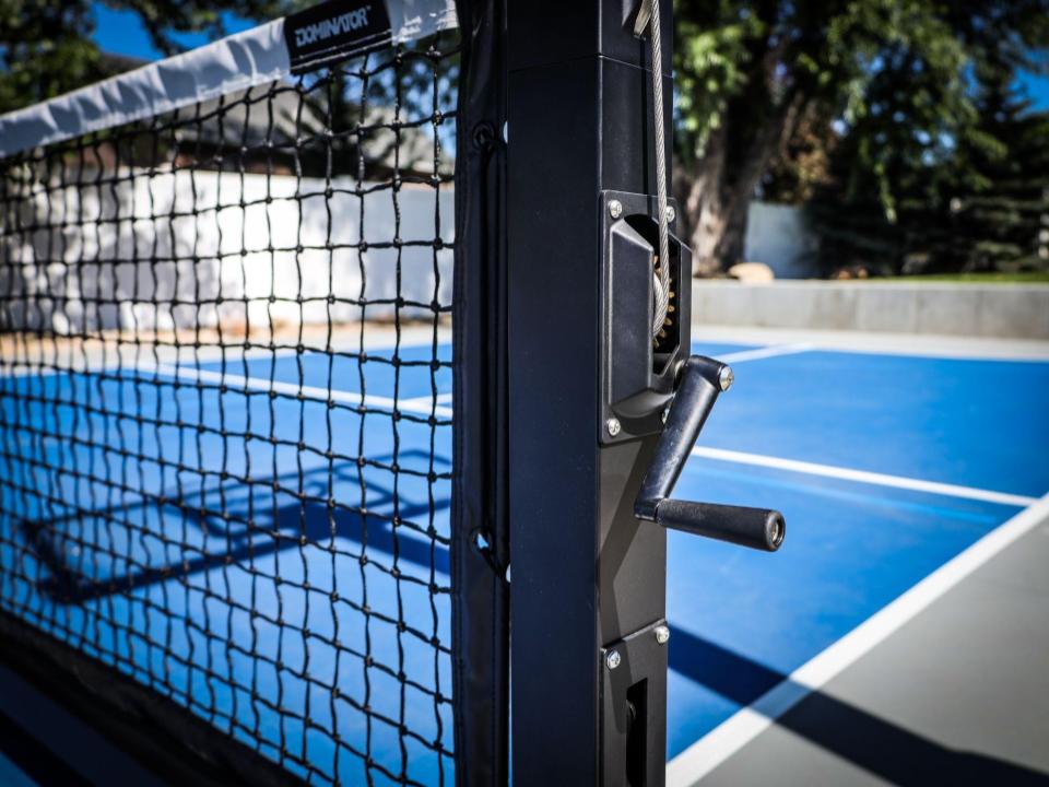 Dominator MAX PRO PORTABLE NET – Filet de pickleball portatif extérieur sur roulettes - Noir